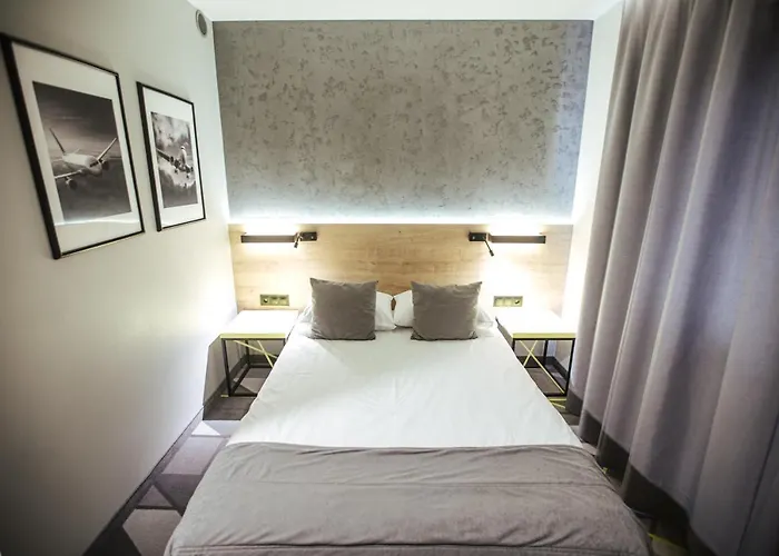 Air Hotel 3* Warsaw