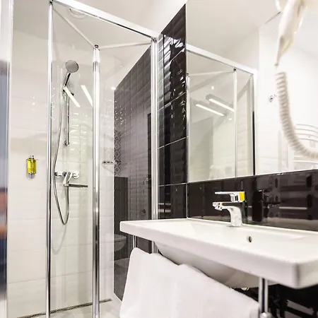 Air Hotel 3* Warsaw