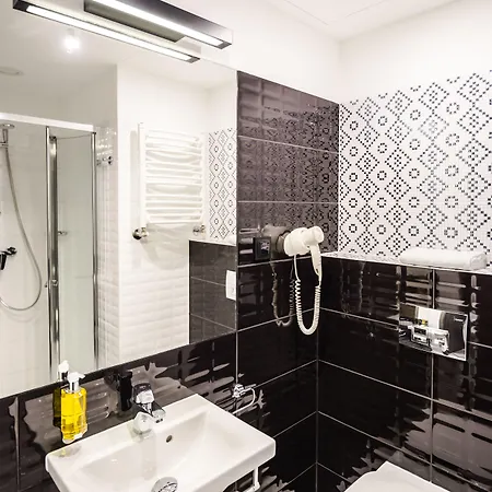 Air Hotel 3* Warsaw