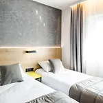 Air Hotel 3*