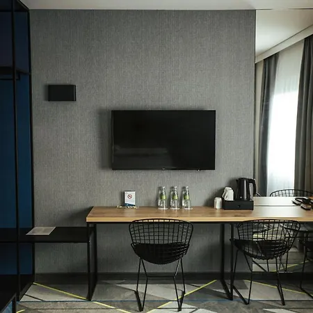 Air Hotel 3* Warsaw