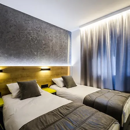 Air Hotel 3* Warsaw